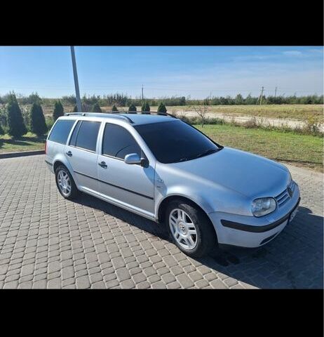 Сірий Фольксваген Гольф, об'ємом двигуна 2 л та пробігом 300 тис. км за 3000 $, фото 1 на Automoto.ua