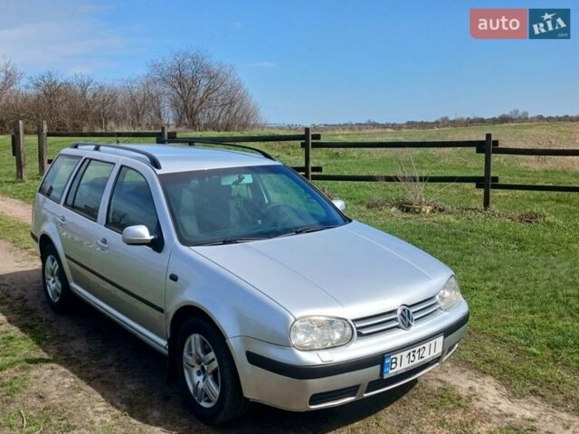 Серый Фольксваген Гольф, объемом двигателя 1.6 л и пробегом 285 тыс. км за 3600 $, фото 1 на Automoto.ua