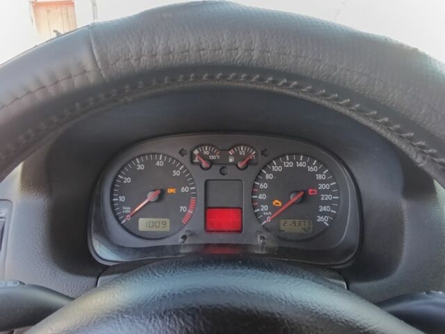 Сірий Фольксваген Гольф, об'ємом двигуна 1.6 л та пробігом 219 тис. км за 3650 $, фото 1 на Automoto.ua