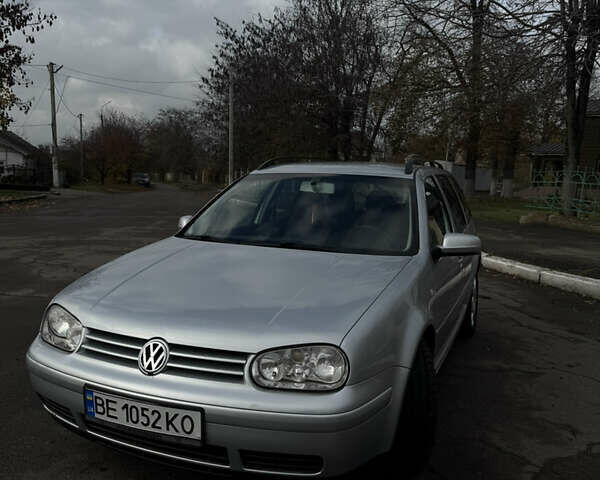 Сірий Фольксваген Гольф, об'ємом двигуна 2 л та пробігом 265 тис. км за 4400 $, фото 1 на Automoto.ua