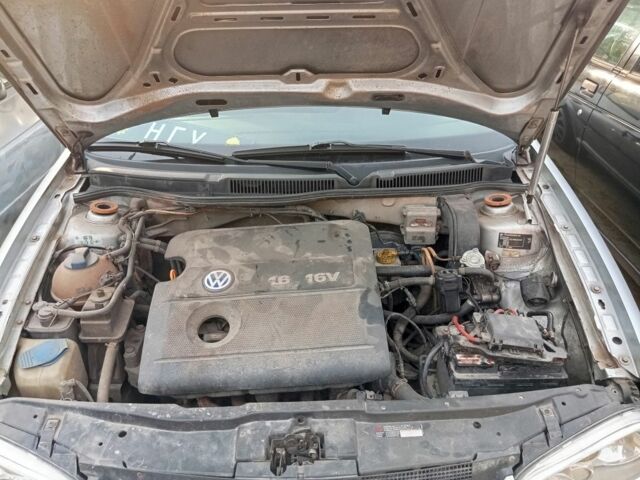 Серый Фольксваген Гольф, объемом двигателя 1.6 л и пробегом 323 тыс. км за 1350 $, фото 1 на Automoto.ua