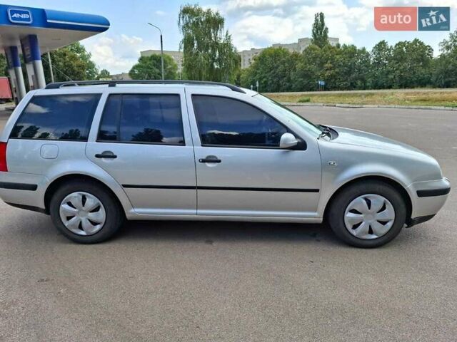 Серый Фольксваген Гольф, объемом двигателя 1.39 л и пробегом 257 тыс. км за 4200 $, фото 1 на Automoto.ua