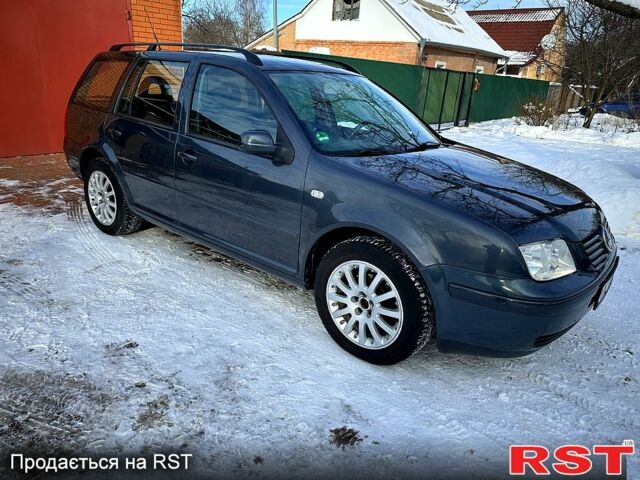 Серый Фольксваген Гольф, объемом двигателя 1.6 л и пробегом 250 тыс. км за 4650 $, фото 1 на Automoto.ua