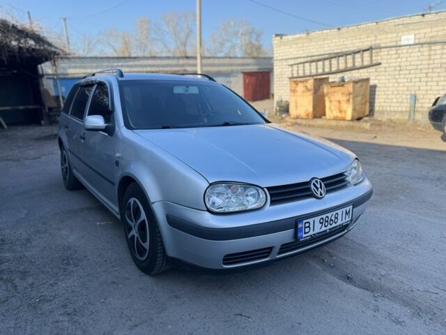 Серый Фольксваген Гольф, объемом двигателя 1.6 л и пробегом 250 тыс. км за 2750 $, фото 1 на Automoto.ua