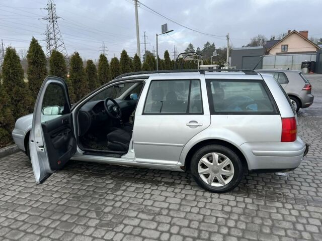 Серый Фольксваген Гольф, объемом двигателя 2 л и пробегом 300 тыс. км за 2700 $, фото 1 на Automoto.ua