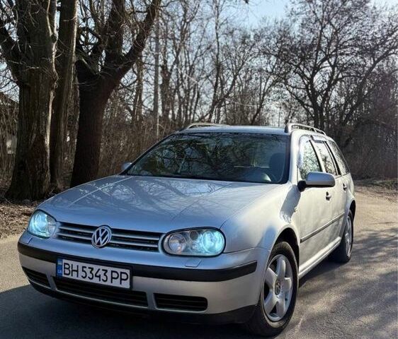 Серый Фольксваген Гольф, объемом двигателя 2 л и пробегом 397 тыс. км за 3400 $, фото 1 на Automoto.ua