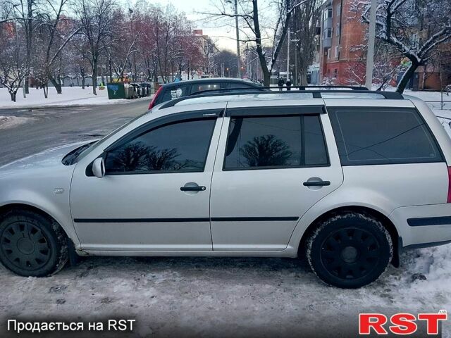 Серый Фольксваген Гольф, объемом двигателя 1.6 л и пробегом 335 тыс. км за 4350 $, фото 1 на Automoto.ua