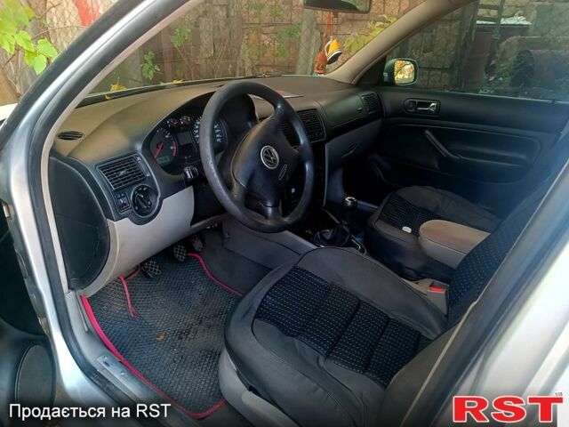 Серый Фольксваген Гольф, объемом двигателя 1.9 л и пробегом 323 тыс. км за 3700 $, фото 1 на Automoto.ua