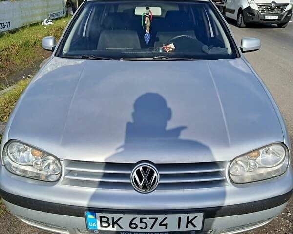Серый Фольксваген Гольф, объемом двигателя 1.39 л и пробегом 340 тыс. км за 3200 $, фото 1 на Automoto.ua