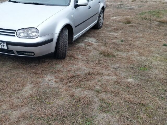 Серый Фольксваген Гольф, объемом двигателя 0 л и пробегом 400 тыс. км за 1870 $, фото 1 на Automoto.ua