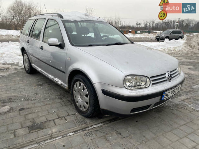 Серый Фольксваген Гольф, объемом двигателя 1.6 л и пробегом 228 тыс. км за 3800 $, фото 1 на Automoto.ua