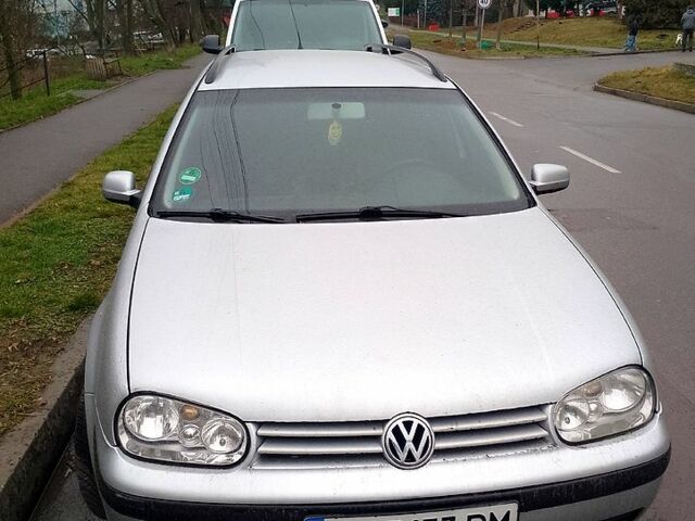 Серый Фольксваген Гольф, объемом двигателя 1.6 л и пробегом 235 тыс. км за 3500 $, фото 1 на Automoto.ua