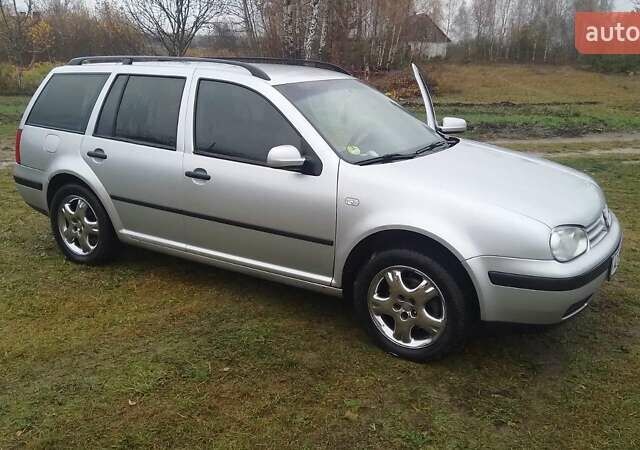 Серый Фольксваген Гольф, объемом двигателя 1.9 л и пробегом 320 тыс. км за 4000 $, фото 1 на Automoto.ua