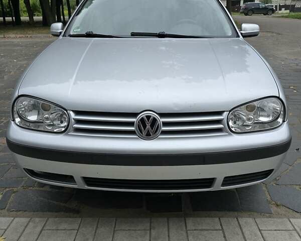 Серый Фольксваген Гольф, объемом двигателя 1.6 л и пробегом 291 тыс. км за 5500 $, фото 1 на Automoto.ua