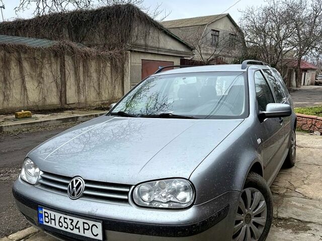Сірий Фольксваген Гольф, об'ємом двигуна 1.6 л та пробігом 250 тис. км за 3200 $, фото 1 на Automoto.ua