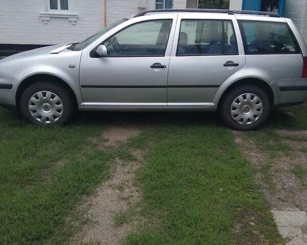 Серый Фольксваген Гольф, объемом двигателя 1.6 л и пробегом 332 тыс. км за 4500 $, фото 1 на Automoto.ua