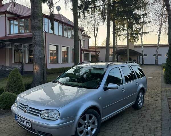 Серый Фольксваген Гольф, объемом двигателя 1.6 л и пробегом 300 тыс. км за 3900 $, фото 1 на Automoto.ua