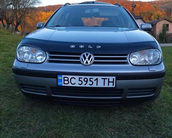 Серый Фольксваген Гольф, объемом двигателя 1.6 л и пробегом 261 тыс. км за 4500 $, фото 1 на Automoto.ua