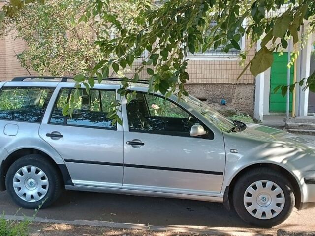 Сірий Фольксваген Гольф, об'ємом двигуна 1.6 л та пробігом 277 тис. км за 4600 $, фото 1 на Automoto.ua