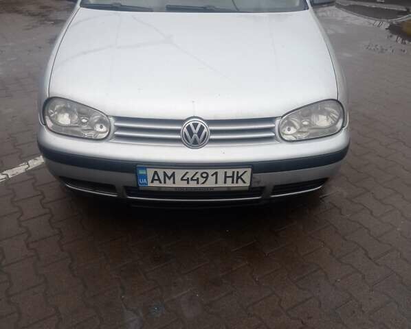 Серый Фольксваген Гольф, объемом двигателя 1.6 л и пробегом 302 тыс. км за 4400 $, фото 1 на Automoto.ua