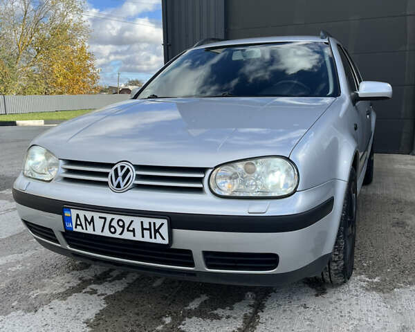 Серый Фольксваген Гольф, объемом двигателя 1.6 л и пробегом 279 тыс. км за 5300 $, фото 1 на Automoto.ua