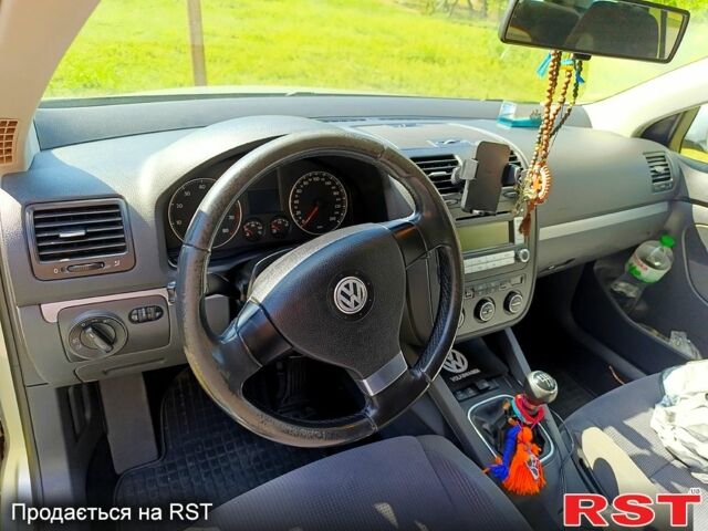 Серый Фольксваген Гольф, объемом двигателя 1.6 л и пробегом 296 тыс. км за 6000 $, фото 1 на Automoto.ua