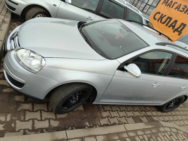 Сірий Фольксваген Гольф, об'ємом двигуна 1.6 л та пробігом 251 тис. км за 6000 $, фото 1 на Automoto.ua