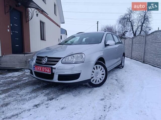 Сірий Фольксваген Гольф, об'ємом двигуна 1.6 л та пробігом 211 тис. км за 5200 $, фото 1 на Automoto.ua