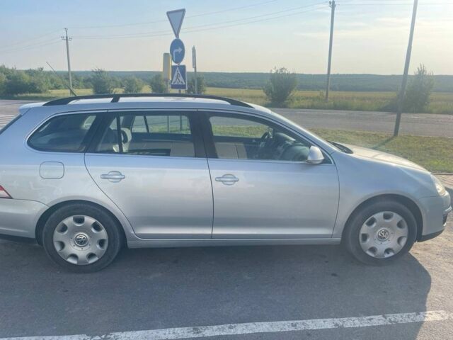 Серый Фольксваген Гольф, объемом двигателя 1.6 л и пробегом 290 тыс. км за 4900 $, фото 1 на Automoto.ua