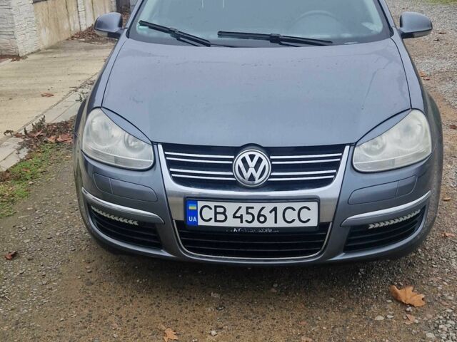Серый Фольксваген Гольф, объемом двигателя 1.6 л и пробегом 300 тыс. км за 3900 $, фото 1 на Automoto.ua