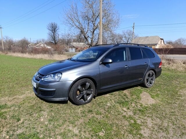 Серый Фольксваген Гольф, объемом двигателя 1.6 л и пробегом 200 тыс. км за 7100 $, фото 1 на Automoto.ua