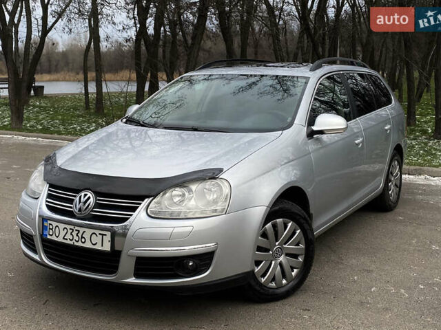 Серый Фольксваген Гольф, объемом двигателя 1.39 л и пробегом 259 тыс. км за 5300 $, фото 1 на Automoto.ua