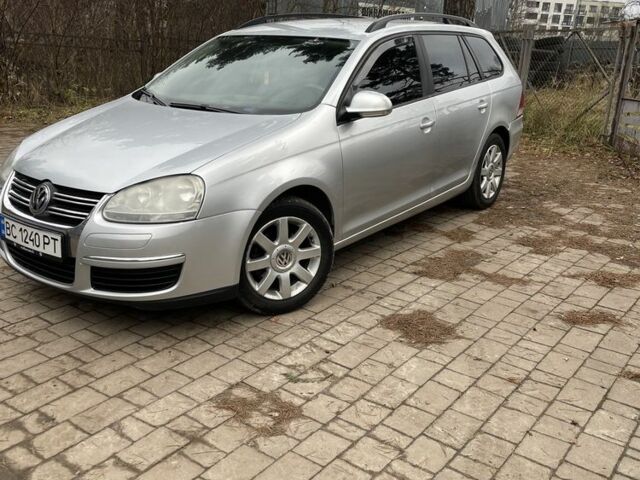 Серый Фольксваген Гольф, объемом двигателя 1.6 л и пробегом 240 тыс. км за 3950 $, фото 1 на Automoto.ua