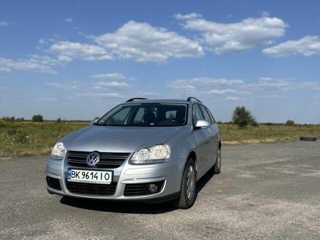 Серый Фольксваген Гольф, объемом двигателя 1.6 л и пробегом 261 тыс. км за 5999 $, фото 1 на Automoto.ua