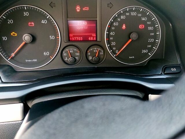 Сірий Фольксваген Гольф, об'ємом двигуна 2 л та пробігом 198 тис. км за 5200 $, фото 1 на Automoto.ua