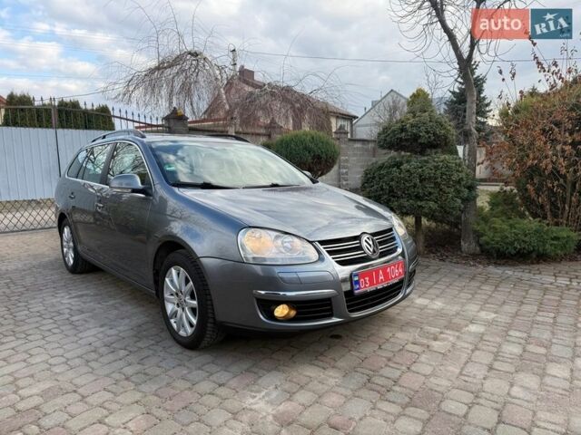 Серый Фольксваген Гольф, объемом двигателя 1.6 л и пробегом 267 тыс. км за 5999 $, фото 1 на Automoto.ua