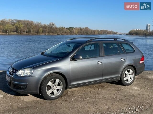 Сірий Фольксваген Гольф, об'ємом двигуна 1.6 л та пробігом 267 тис. км за 4900 $, фото 1 на Automoto.ua