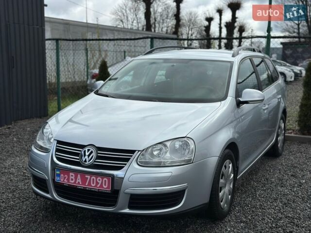 Серый Фольксваген Гольф, объемом двигателя 1.6 л и пробегом 243 тыс. км за 6100 $, фото 1 на Automoto.ua