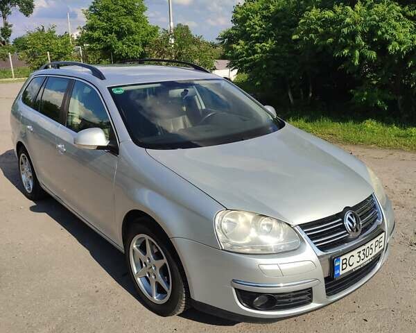 Серый Фольксваген Гольф, объемом двигателя 1.4 л и пробегом 221 тыс. км за 5500 $, фото 1 на Automoto.ua