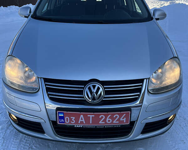 Серый Фольксваген Гольф, объемом двигателя 1.6 л и пробегом 225 тыс. км за 6300 $, фото 1 на Automoto.ua