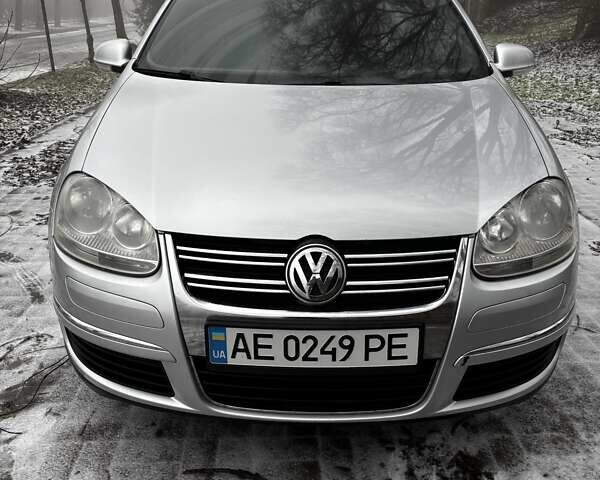 Серый Фольксваген Гольф, объемом двигателя 1.6 л и пробегом 200 тыс. км за 5600 $, фото 1 на Automoto.ua