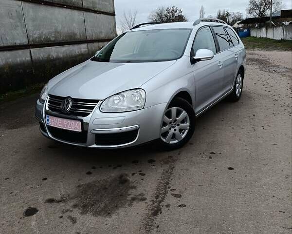 Серый Фольксваген Гольф, объемом двигателя 1.6 л и пробегом 182 тыс. км за 5899 $, фото 1 на Automoto.ua