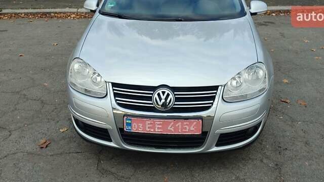Серый Фольксваген Гольф, объемом двигателя 1.4 л и пробегом 246 тыс. км за 5199 $, фото 1 на Automoto.ua