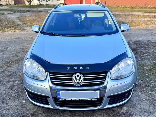 Серый Фольксваген Гольф, объемом двигателя 1.4 л и пробегом 241 тыс. км за 6400 $, фото 1 на Automoto.ua