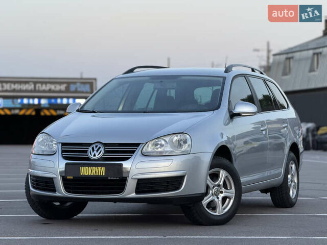 Серый Фольксваген Гольф, объемом двигателя 1.6 л и пробегом 287 тыс. км за 5950 $, фото 1 на Automoto.ua