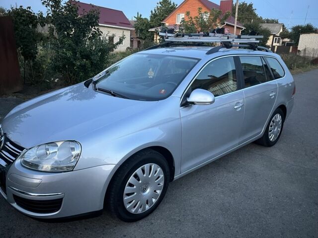 Серый Фольксваген Гольф, объемом двигателя 1.4 л и пробегом 143 тыс. км за 3600 $, фото 1 на Automoto.ua