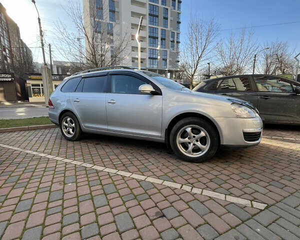 Серый Фольксваген Гольф, объемом двигателя 1.9 л и пробегом 301 тыс. км за 5800 $, фото 1 на Automoto.ua