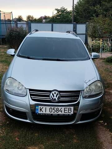 Серый Фольксваген Гольф, объемом двигателя 1.6 л и пробегом 243 тыс. км за 6500 $, фото 1 на Automoto.ua