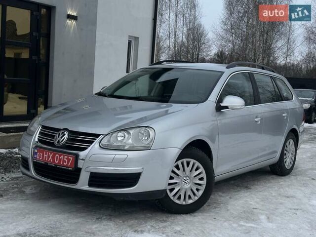 Сірий Фольксваген Гольф, об'ємом двигуна 1.6 л та пробігом 257 тис. км за 5300 $, фото 1 на Automoto.ua