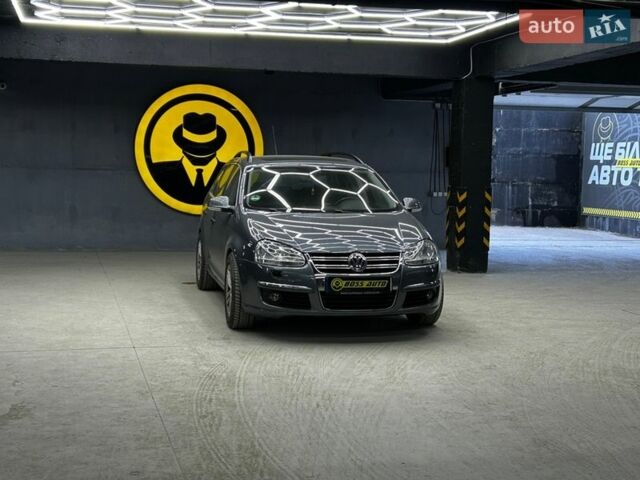 Серый Фольксваген Гольф, объемом двигателя 1.39 л и пробегом 204 тыс. км за 8500 $, фото 1 на Automoto.ua